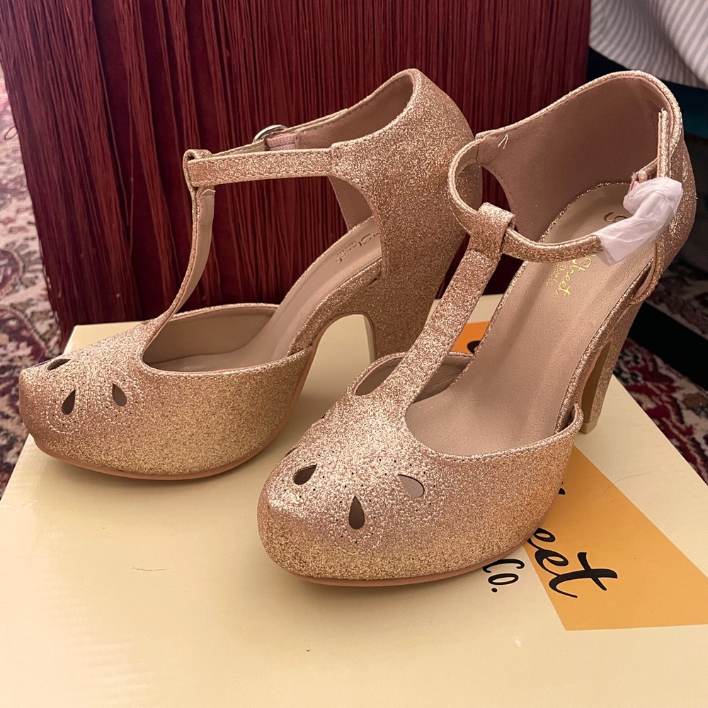 Graham Street Best of Times Heel in Gold